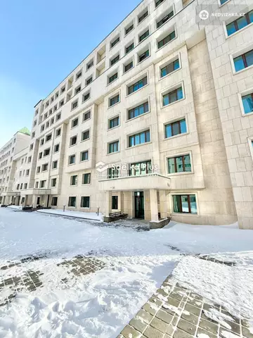 4-комнатная квартира, этаж 4 из 7, 152 м²