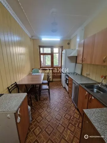 2-комнатная квартира, этаж 3 из 5, 53 м²