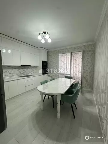 80 м², 2-комнатная квартира, этаж 4 из 10, 80 м², на длительный срок, изображение - 1