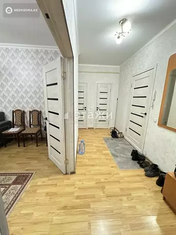 2-комнатная квартира, этаж 2 из 10, 68 м²