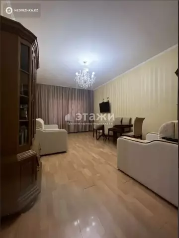 2-комнатная квартира, этаж 4 из 5, 76 м²