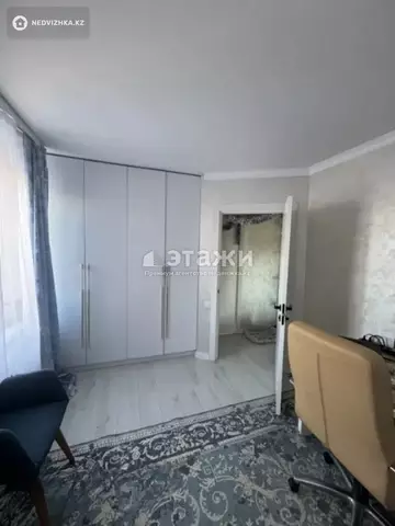 3-комнатная квартира, этаж 4 из 5, 56 м²