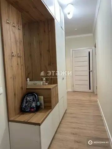 2-комнатная квартира, этаж 4 из 10, 57 м²
