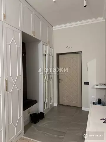 1-комнатная квартира, этаж 7 из 17, 64 м²