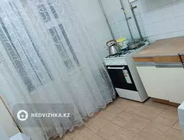 2-комнатная квартира, этаж 3 из 5, 55 м², посуточно