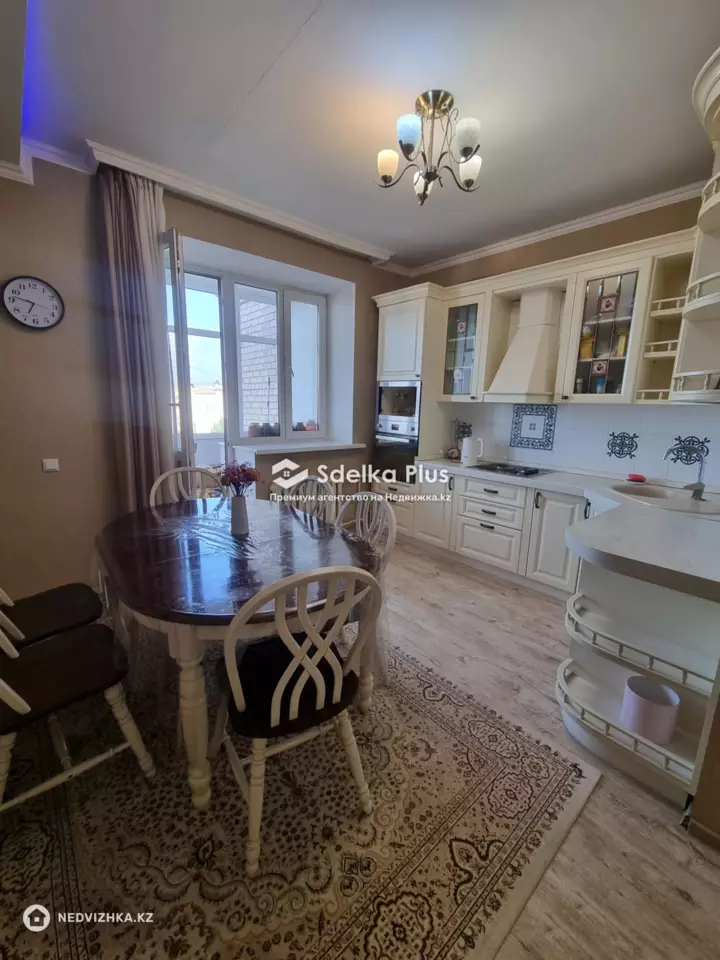82 м², 2-комнатная квартира, этаж 9 из 9, 82 м², изображение - 1