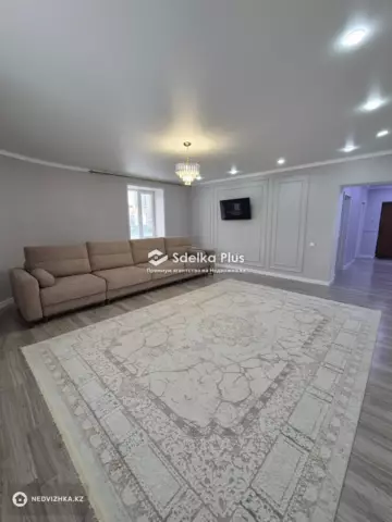 2-комнатная квартира, этаж 8 из 8, 84 м²