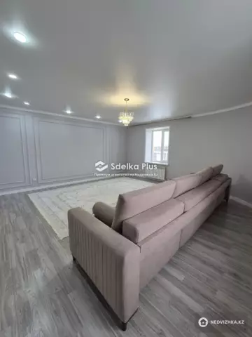 2-комнатная квартира, этаж 8 из 8, 84 м²