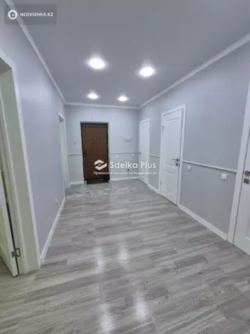 2-комнатная квартира, этаж 8 из 8, 84 м²