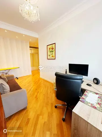 4-комнатная квартира, этаж 5 из 6, 182 м²