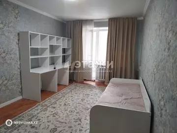 63 м², 3-комнатная квартира, этаж 4 из 4, 63 м², изображение - 2