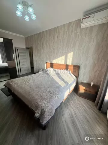 2-комнатная квартира, этаж 8 из 12, 85 м², на длительный срок
