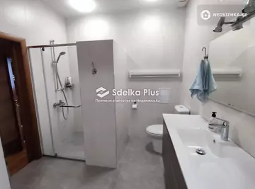 5-комнатная квартира, этаж 7 из 10, 203 м²
