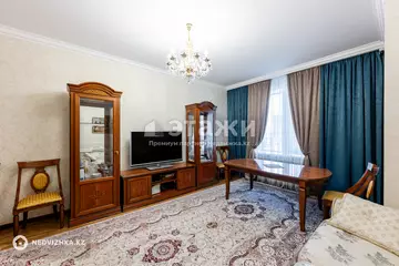 3-комнатная квартира, этаж 4 из 8, 107 м²