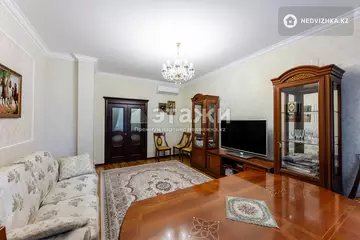 3-комнатная квартира, этаж 4 из 8, 107 м²