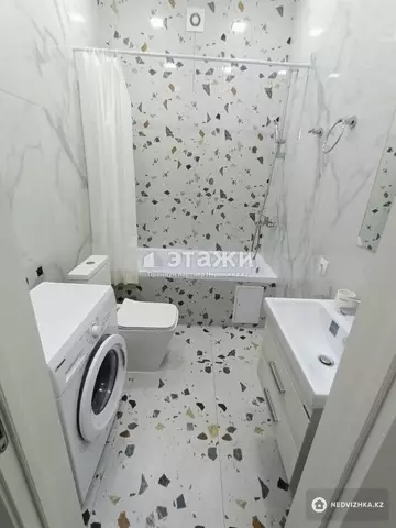 1-комнатная квартира, этаж 8 из 12, 38 м²