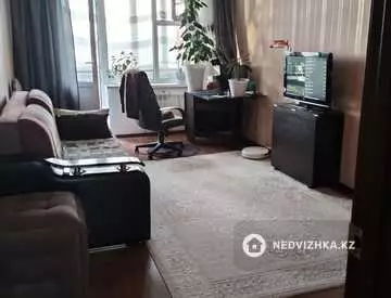 2-комнатная квартира, этаж 4 из 5, 49 м²