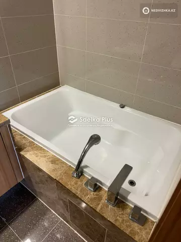 3-комнатная квартира, этаж 18 из 23, 138 м²