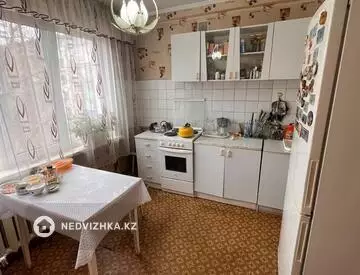 4-комнатная квартира, этаж 3 из 5, 84 м²