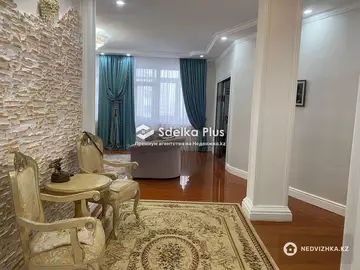 4-комнатная квартира, этаж 12 из 17, 147 м²