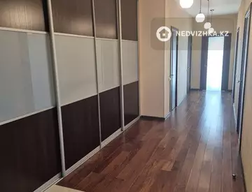 3-комнатная квартира, этаж 16 из 20, 130 м², на длительный срок