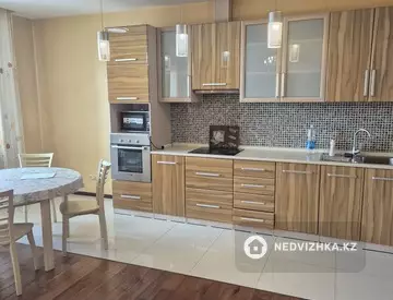 3-комнатная квартира, этаж 16 из 20, 130 м², на длительный срок