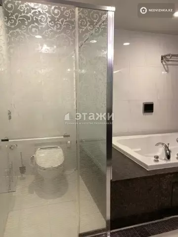 3-комнатная квартира, этаж 16 из 18, 155 м²