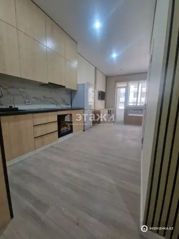 1-комнатная квартира, этаж 8 из 8, 32 м²