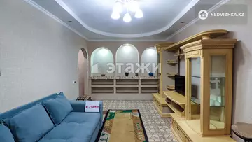 2-комнатная квартира, этаж 1 из 4, 42 м², на длительный срок