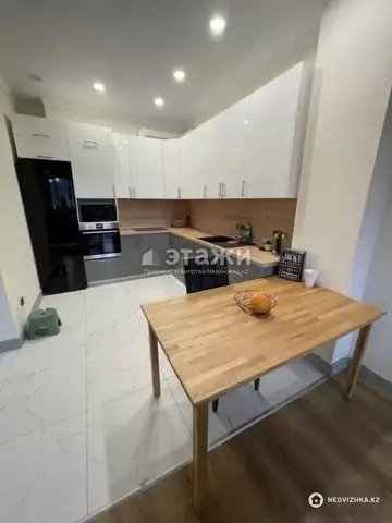 2-комнатная квартира, этаж 9 из 12, 66 м², на длительный срок