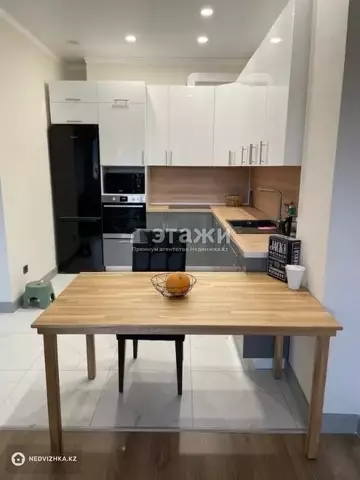 2-комнатная квартира, этаж 9 из 12, 66 м², на длительный срок