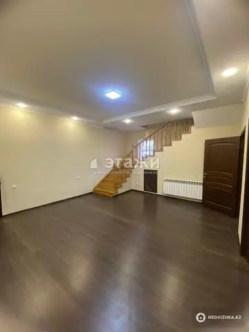 270 м², 6-комнатный дом, 7 соток, 270 м², на длительный срок, изображение - 7