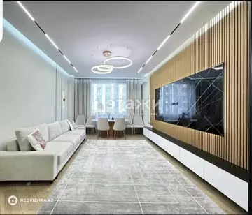 4-комнатная квартира, этаж 2 из 12, 123 м²