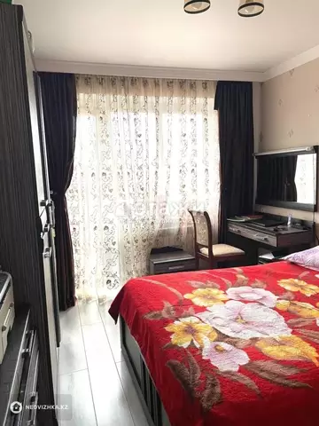 3-комнатная квартира, этаж 4 из 5, 60 м²