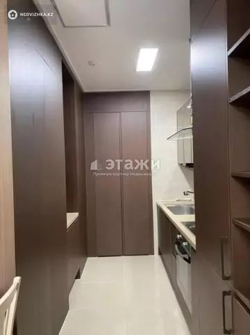 2-комнатная квартира, этаж 9 из 34, 72 м²