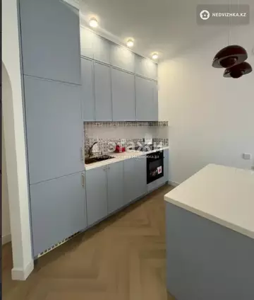 3-комнатная квартира, этаж 10 из 20, 70 м²