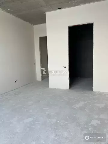 4-комнатная квартира, этаж 9 из 14, 154 м²