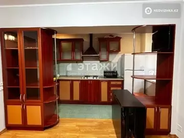 2-комнатная квартира, этаж 4 из 5, 42 м²