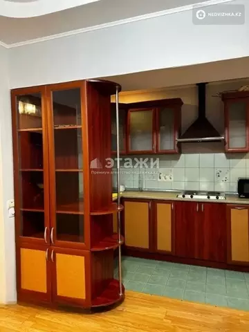 2-комнатная квартира, этаж 4 из 5, 42 м²