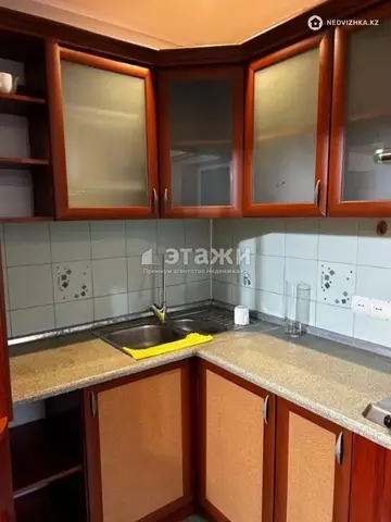 2-комнатная квартира, этаж 4 из 5, 42 м²