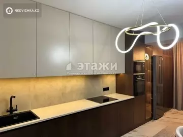 4-комнатная квартира, этаж 5 из 10, 142 м²