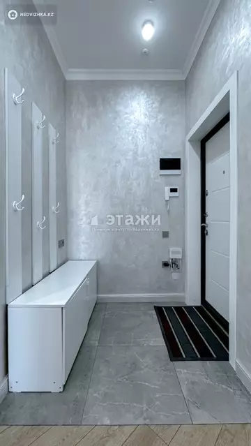2-комнатная квартира, этаж 10 из 14, 62 м², на длительный срок