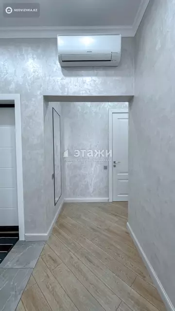 2-комнатная квартира, этаж 10 из 14, 62 м², на длительный срок