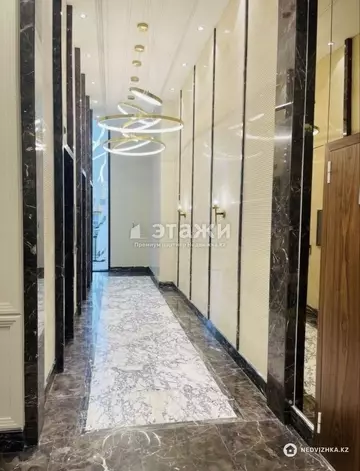 4-комнатная квартира, этаж 15 из 19, 120 м²