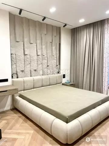 4-комнатная квартира, этаж 15 из 19, 120 м²