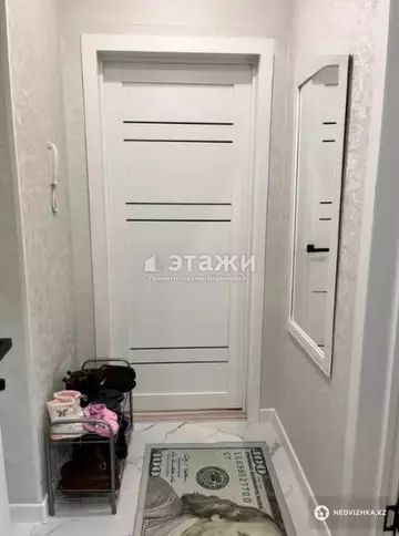1-комнатная квартира, этаж 10 из 12, 39 м²