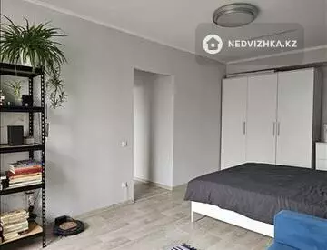 2-комнатная квартира, этаж 4 из 5, 55 м²