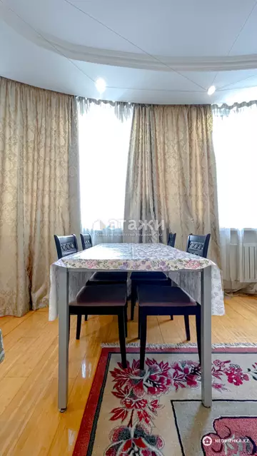 4-комнатная квартира, этаж 8 из 14, 148 м²