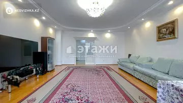 4-комнатная квартира, этаж 8 из 14, 148 м²