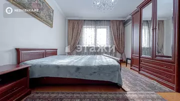 4-комнатная квартира, этаж 8 из 14, 148 м²